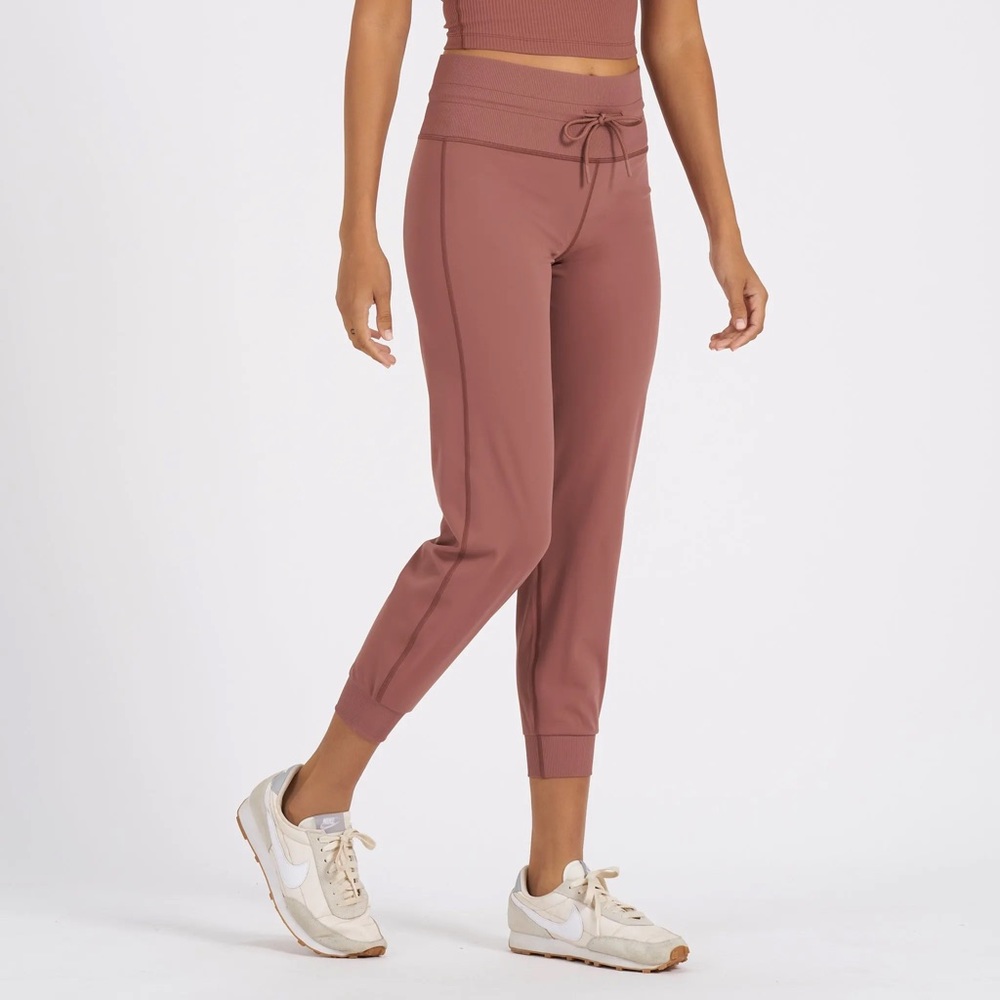 Vuori Womens Daily Jogger in Size XL